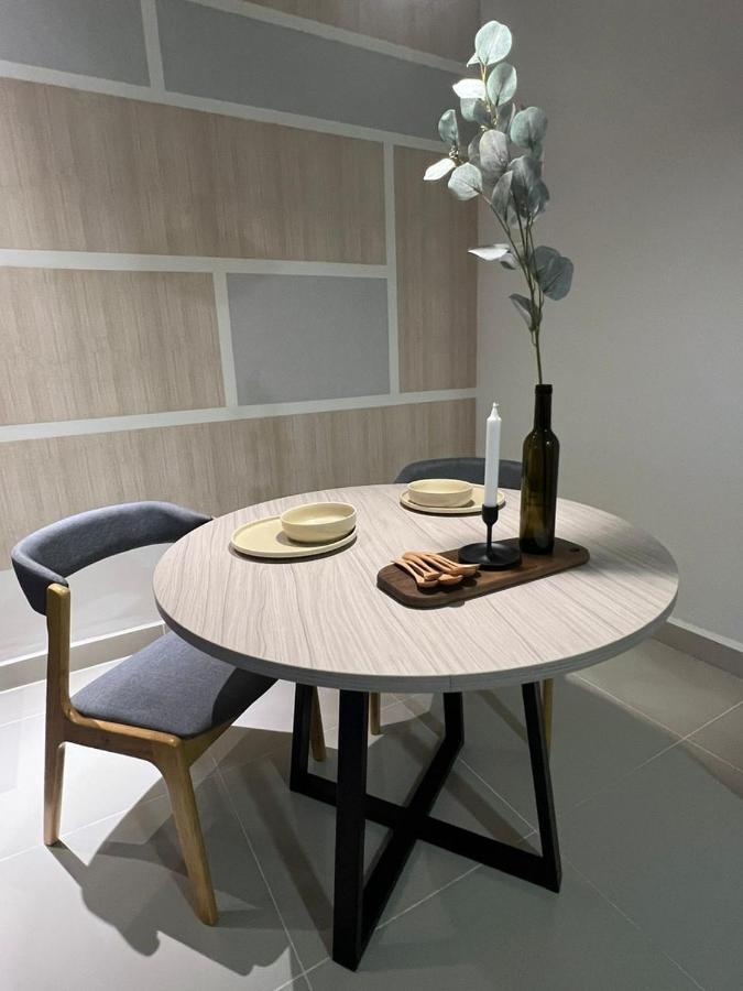 Centre @ The Shore By Casa Yolo *