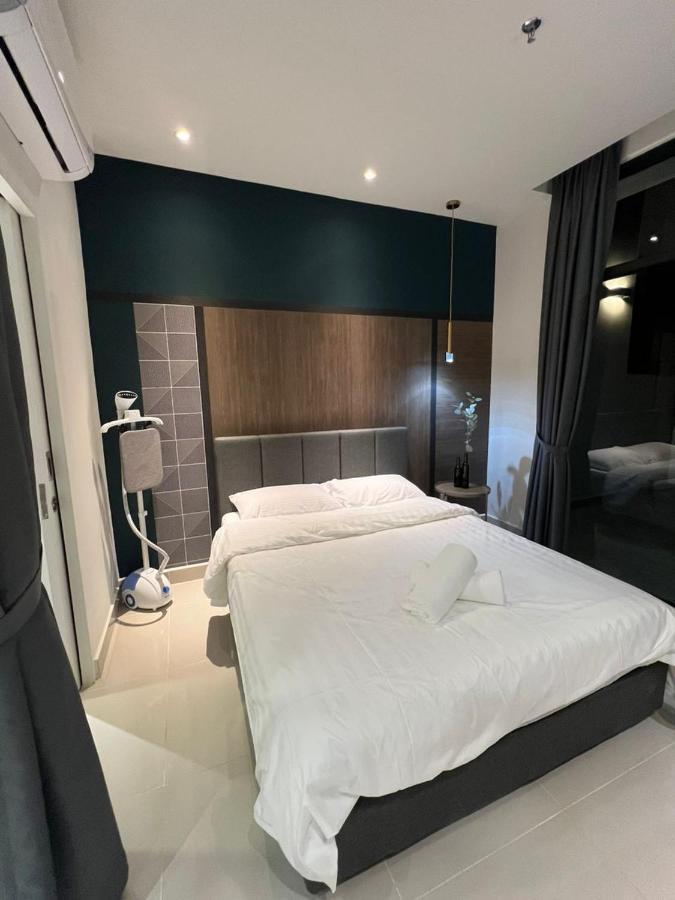 Centre @ The Shore By Casa Yolo Apartment *