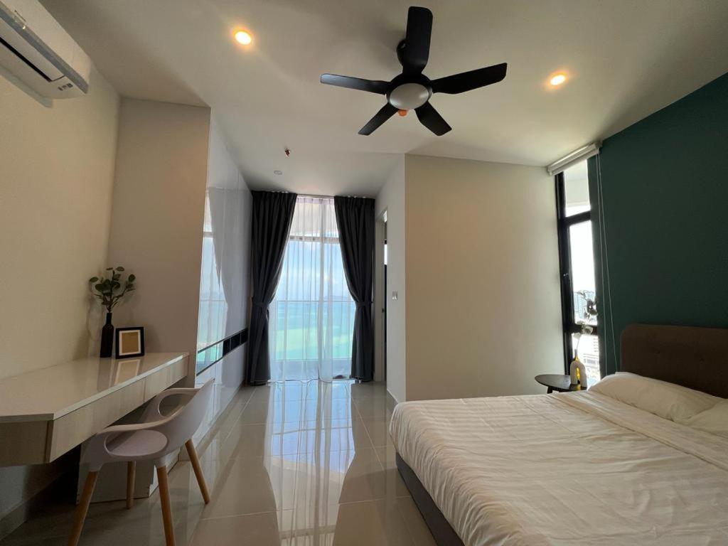 Centre @ The Shore By Casa Yolo