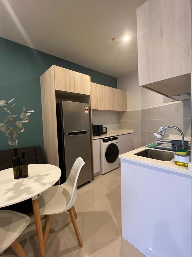 Centre @ The Shore By Casa Yolo *