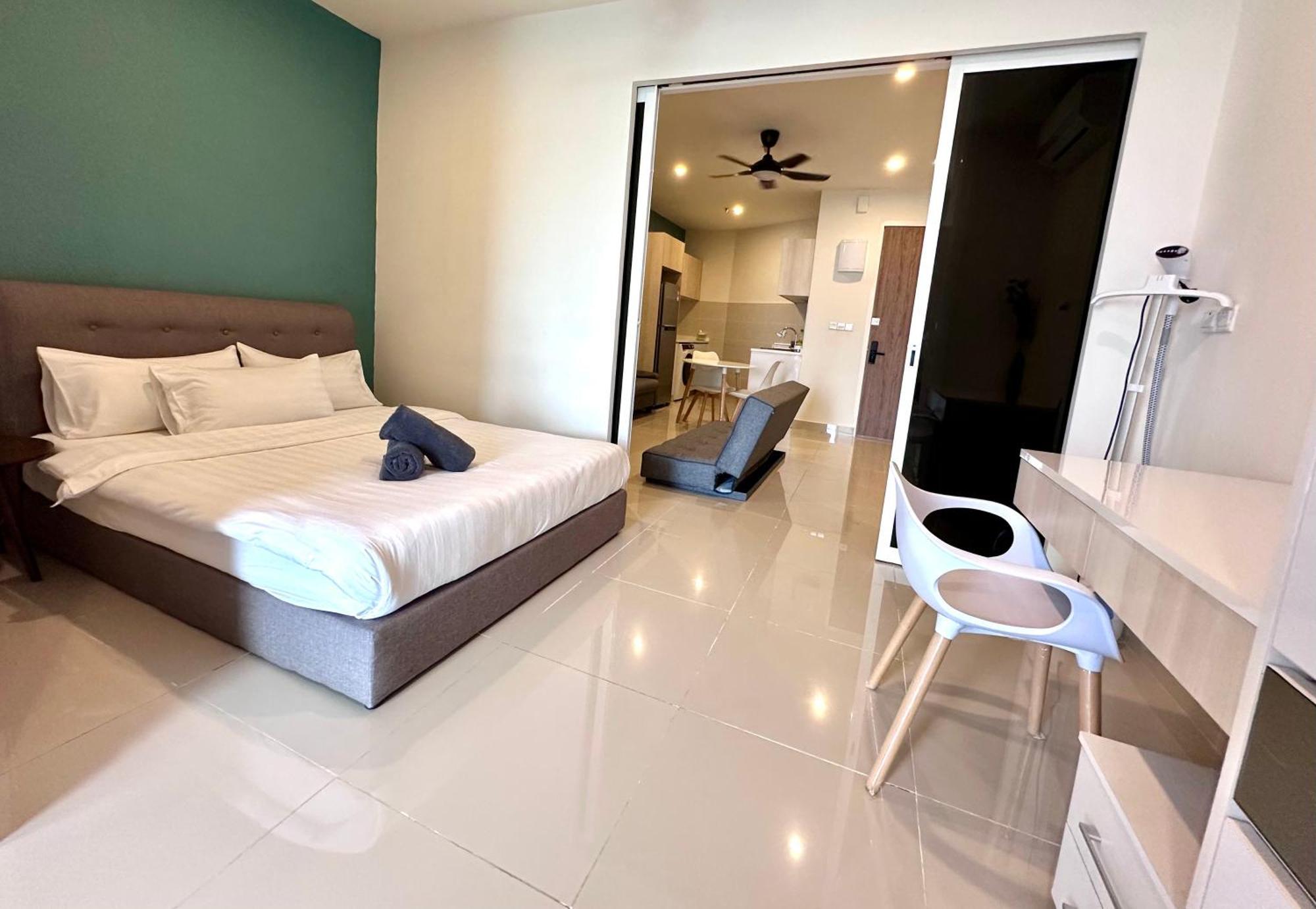 Centre @ The Shore By Casa Yolo * Kota Kinabalu