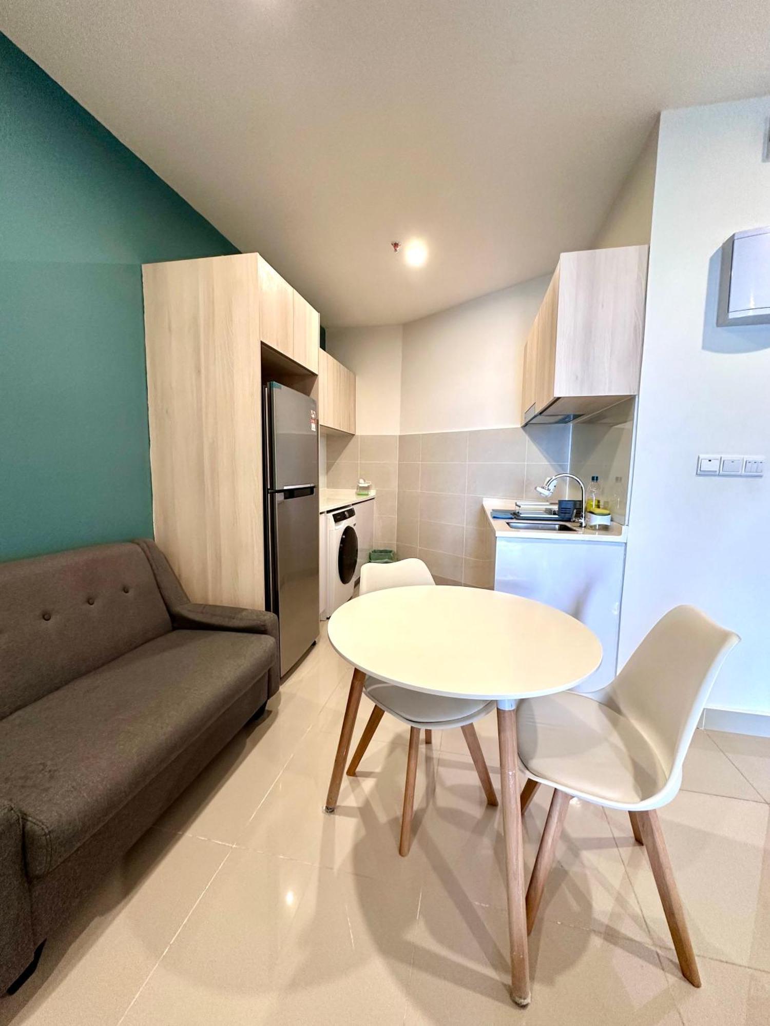 Apartment Centre @ The Shore By Casa Yolo