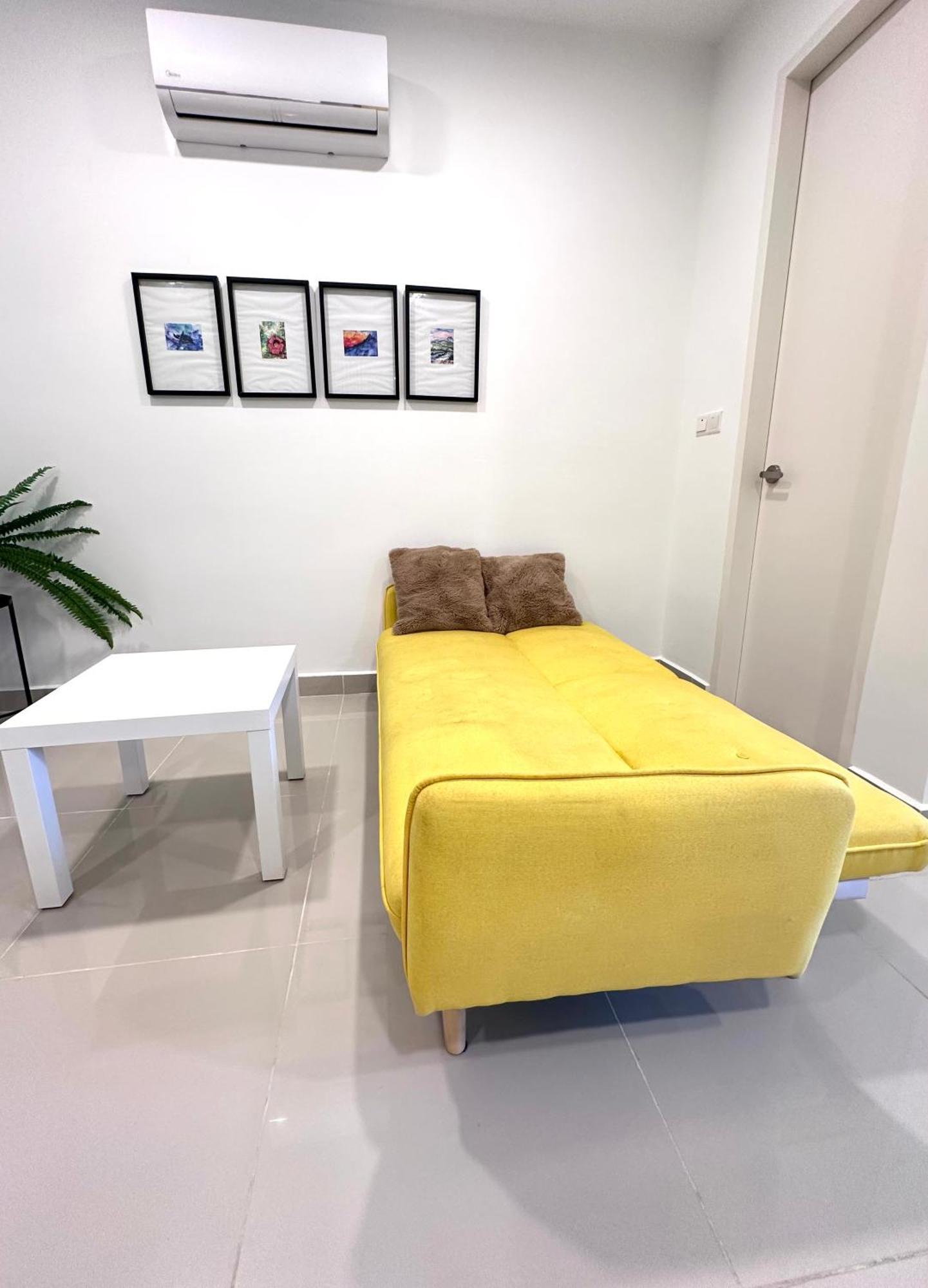 Centre @ The Shore By Casa Yolo Apartment
