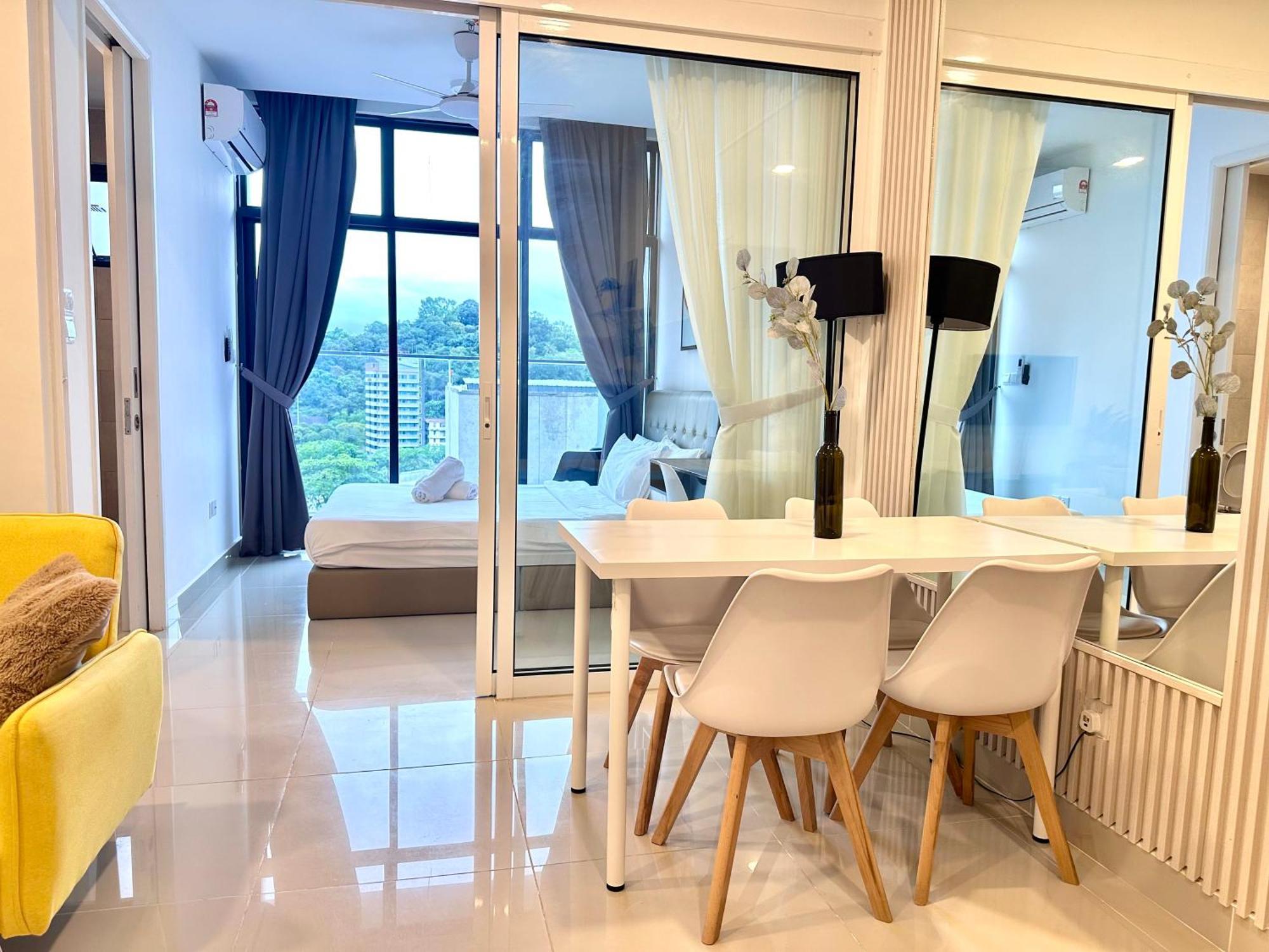 Centre @ The Shore By Casa Yolo Apartment *