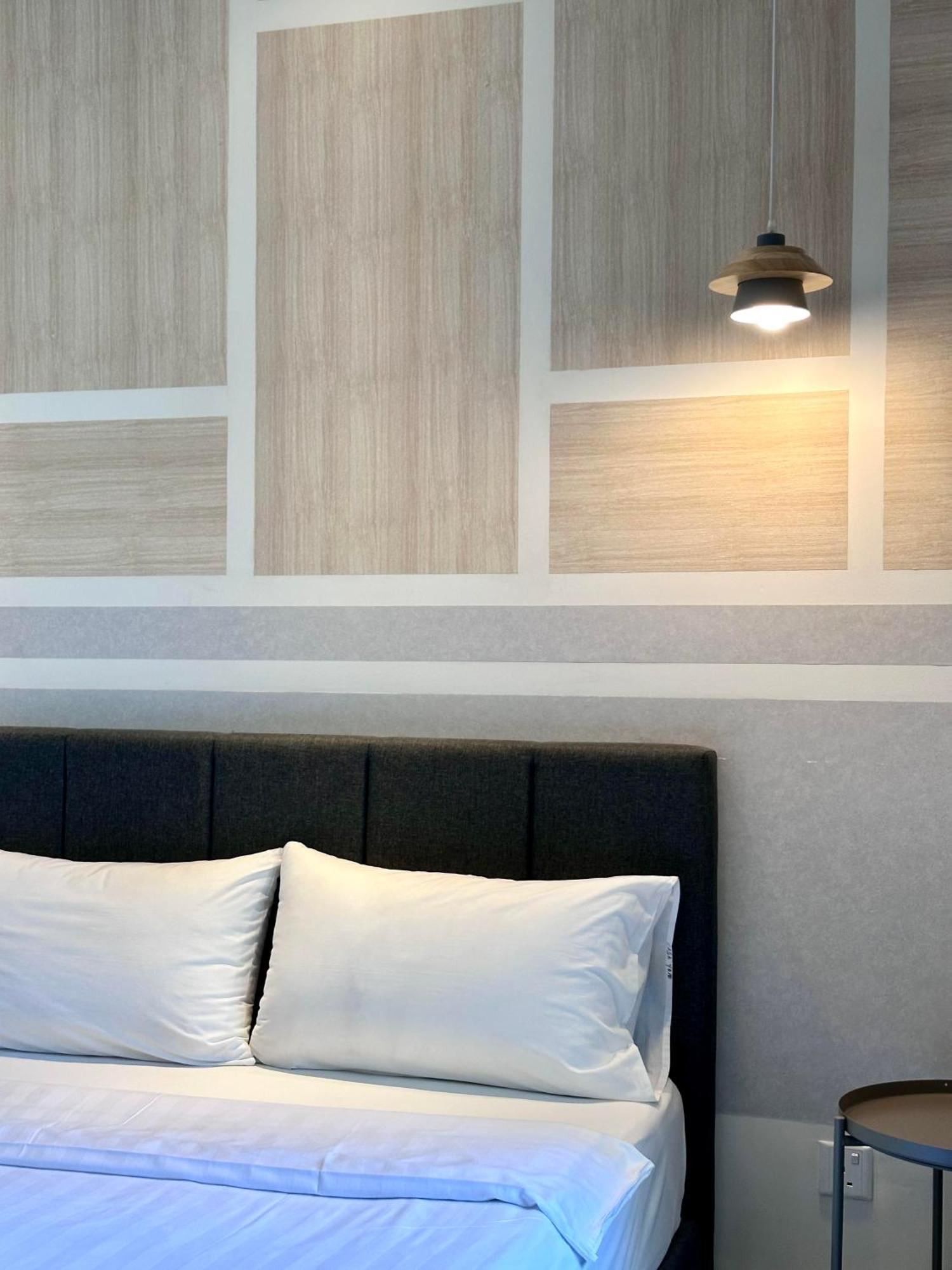 Centre @ The Shore By Casa Yolo Apartment *