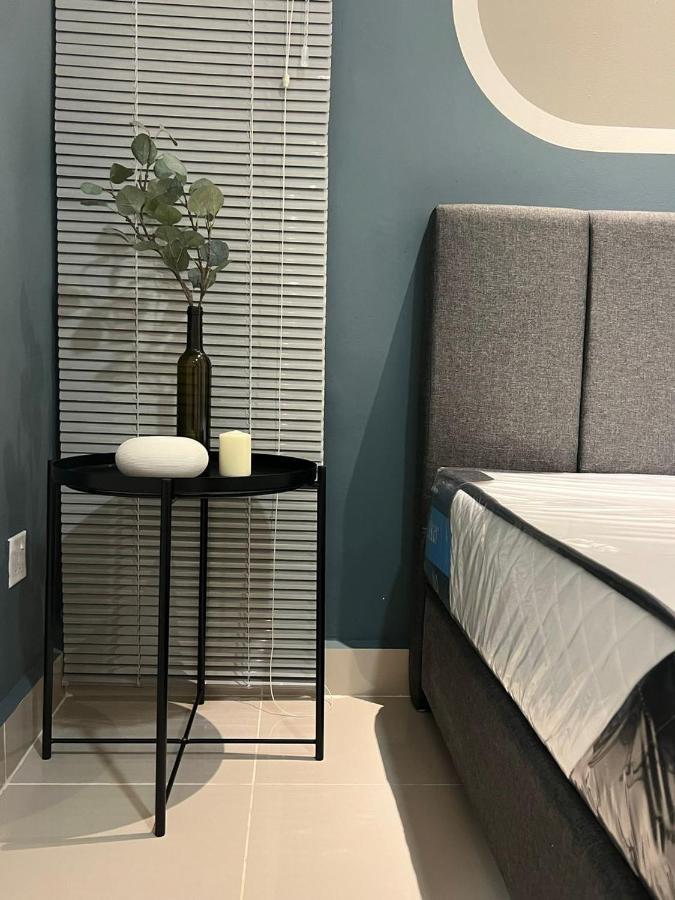 Centre @ The Shore By Casa Yolo Apartemen Kota Kinabalu